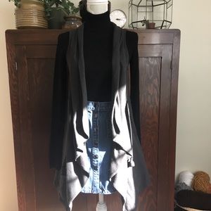 Mado et les autres grey vest